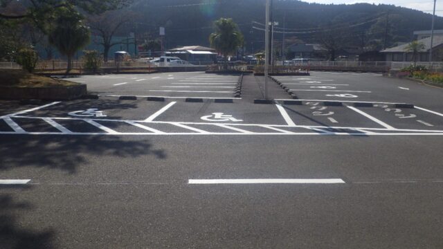 駐車場区画線工事